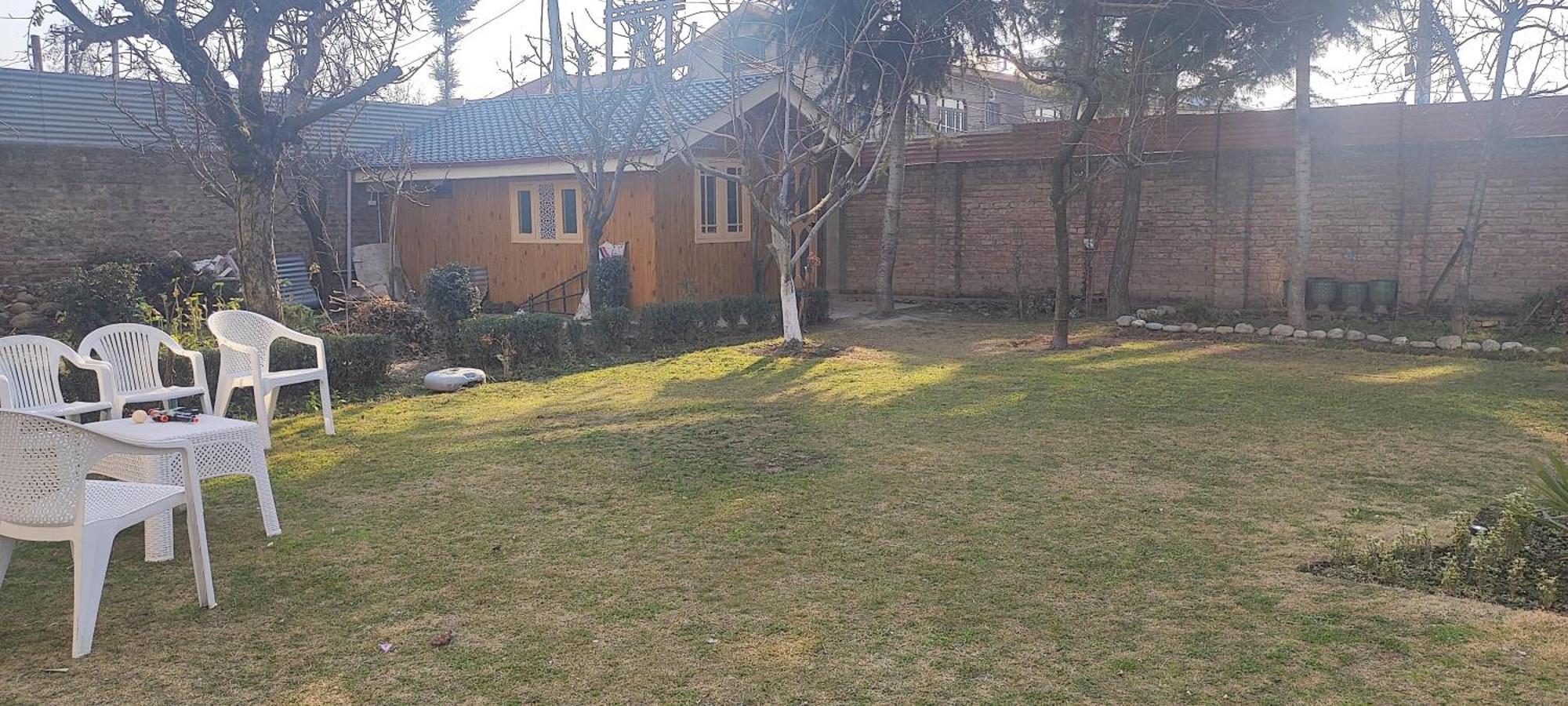 The Clover Inn Srīnagar Exterior foto