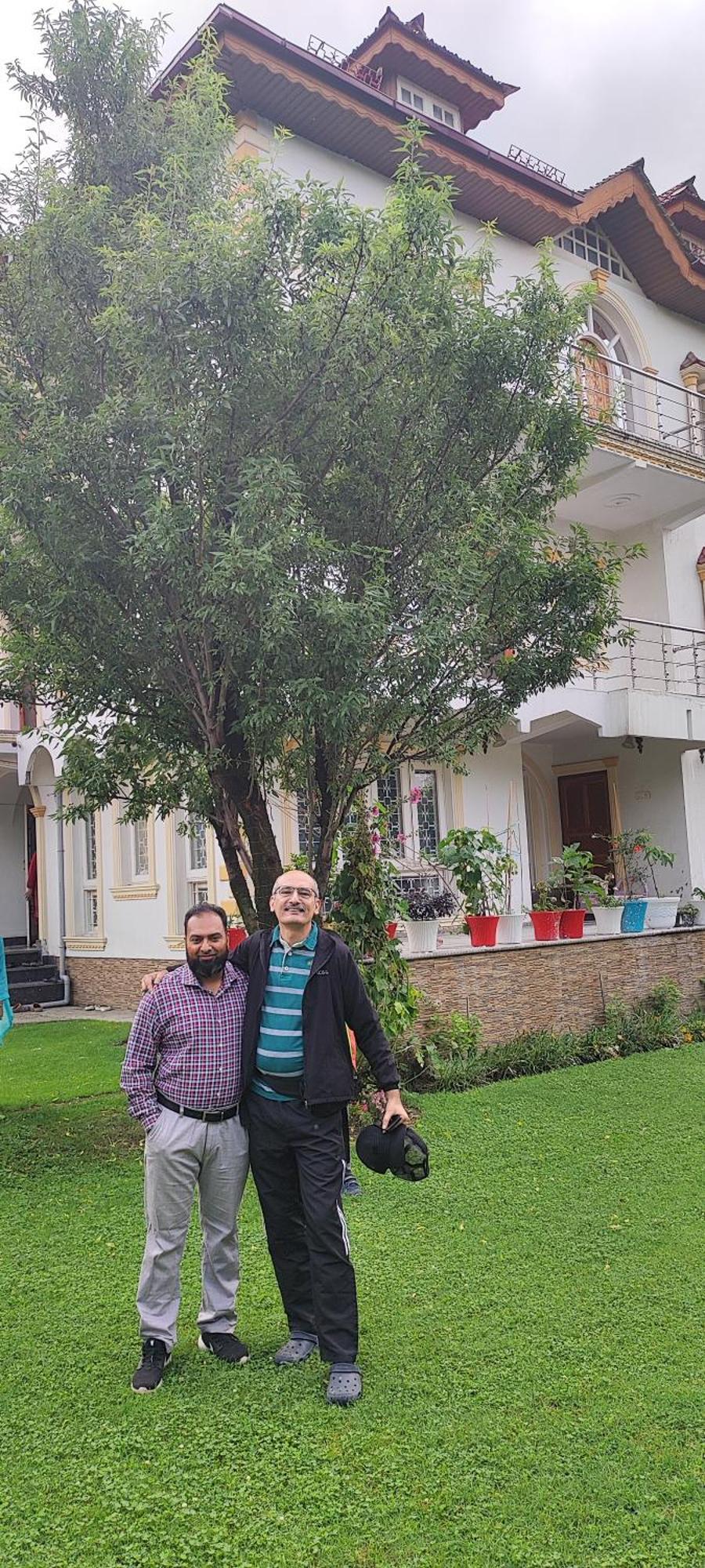 The Clover Inn Srīnagar Exterior foto