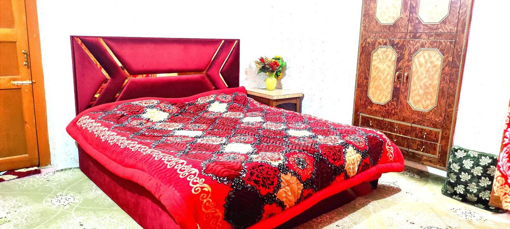 The Clover Inn Srīnagar Habitación foto